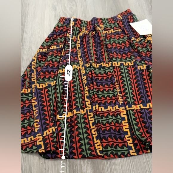 LuLaRoe Madison Black Multicolor Geometric Print Pleated A-Line Mini Skirt Sz XS - Picture 6 of 7